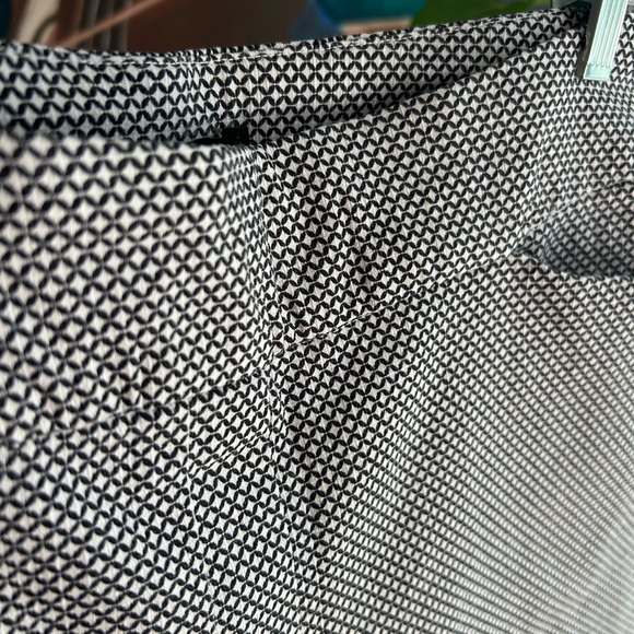 Hilary Radley Monochrome Geometric Bermudas - Picture 11 of 16